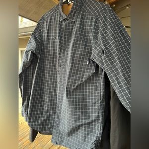 Men’s The North Face Performance Shirt - Sz small